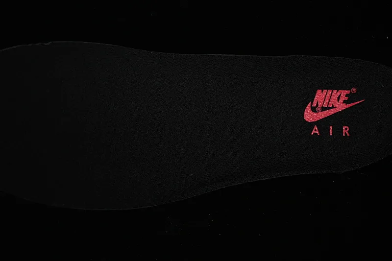 All categories Nk Air Force 1 Air Force series Nk Air Force 1 Low Air Force low-top Nike Air Force 1'07 Low limited edition red and black color matching Air Force 1 low-top casual sneakers KD1688-007